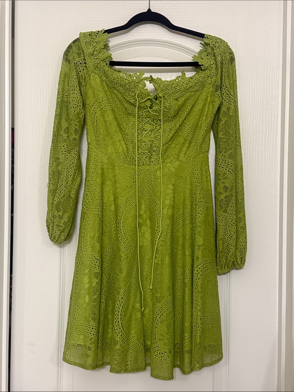 Double Crazy Lime Green Off-Shoulder Lace Mini Desss - M
